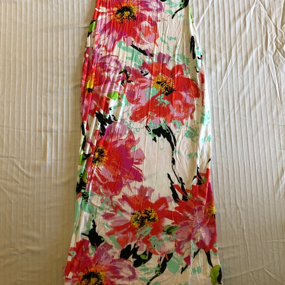 Bebe Floral Maxidress - Picture 2 of 2